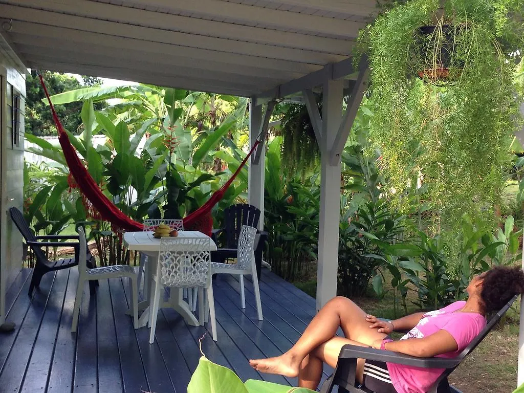 Un Bungalow Dans Mon Jardin Fleuri Villa Baie-Mahault