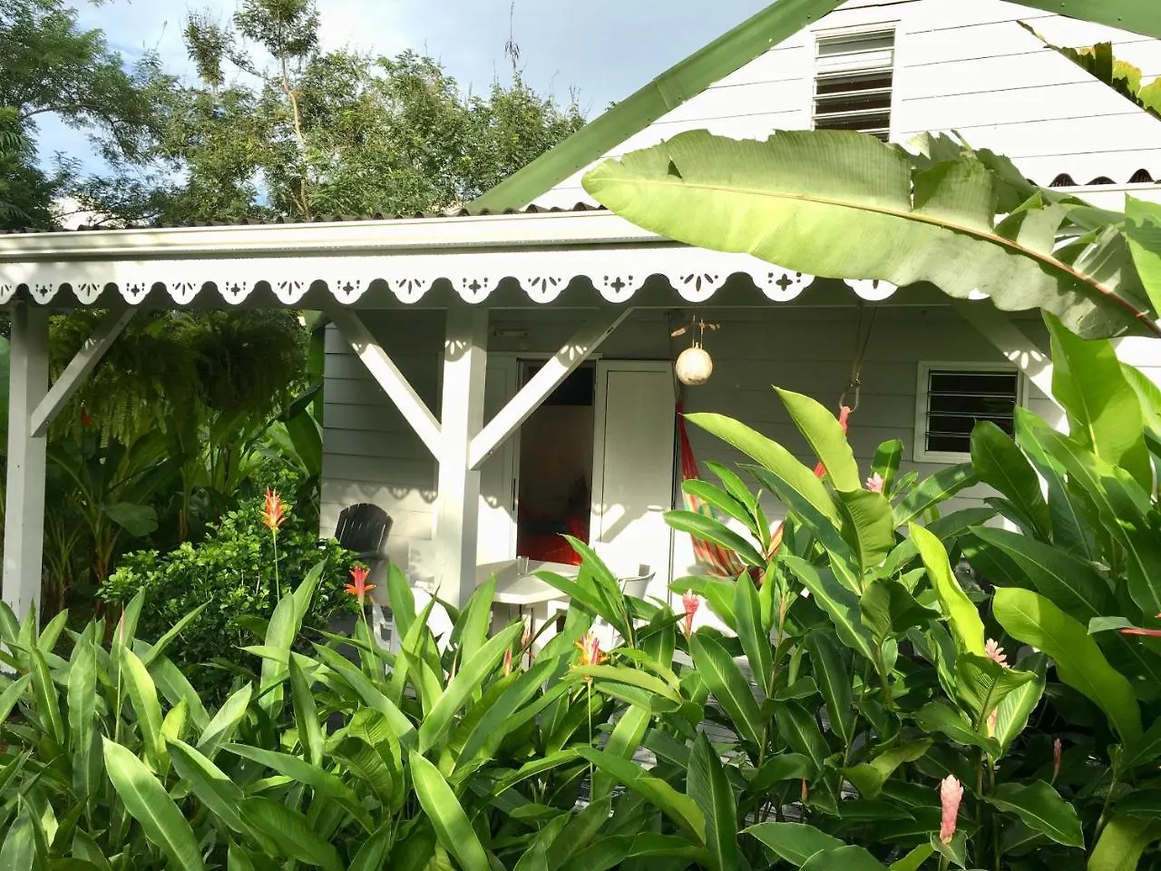 Un Bungalow Dans Mon Jardin Fleuri contacts